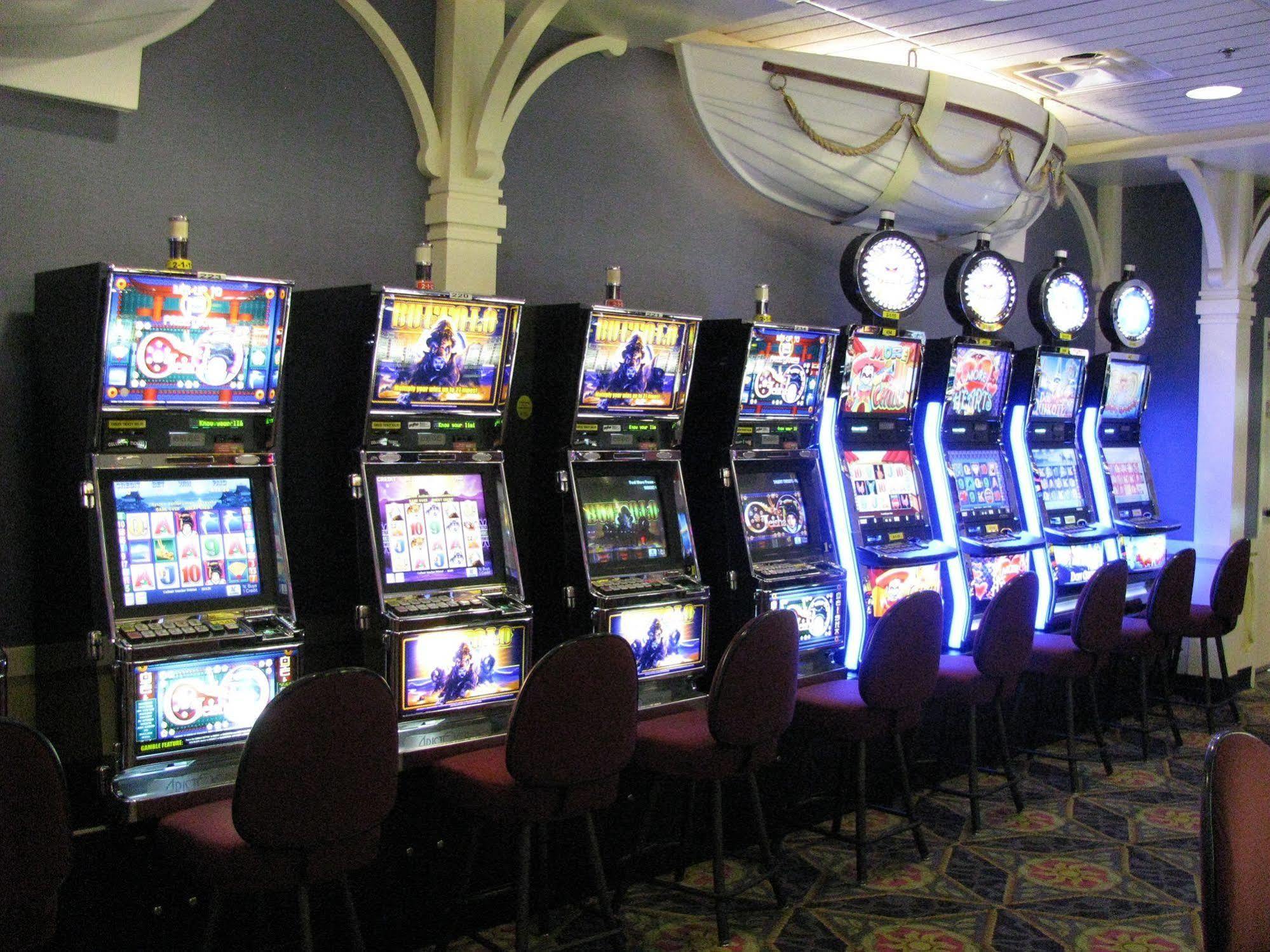 Billy Barker Casino Hotel Кунел Екстериор снимка